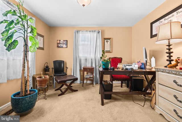 2218 S MONROE ST, Arlington, VA 22206