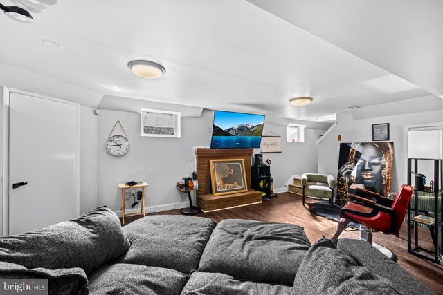 2218 S MONROE ST, Arlington, VA 22206