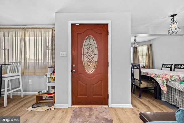 2218 S MONROE ST, Arlington, VA 22206