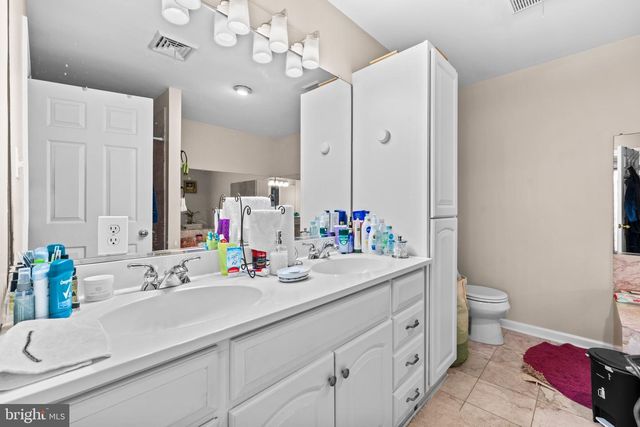 2218 S MONROE ST, Arlington, VA 22206