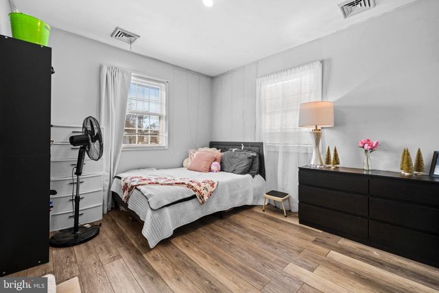 2218 S MONROE ST, Arlington, VA 22206