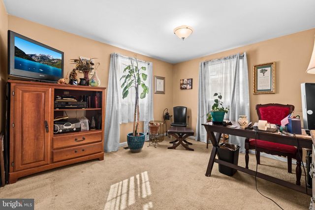 2218 S MONROE ST, Arlington, VA 22206