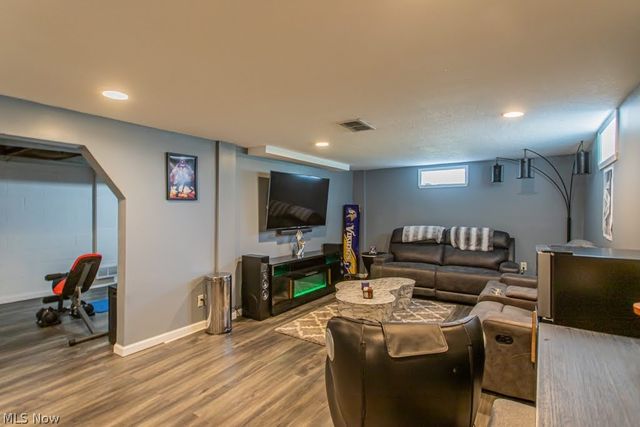 503 E Montrose Street, Youngstown, OH 44505