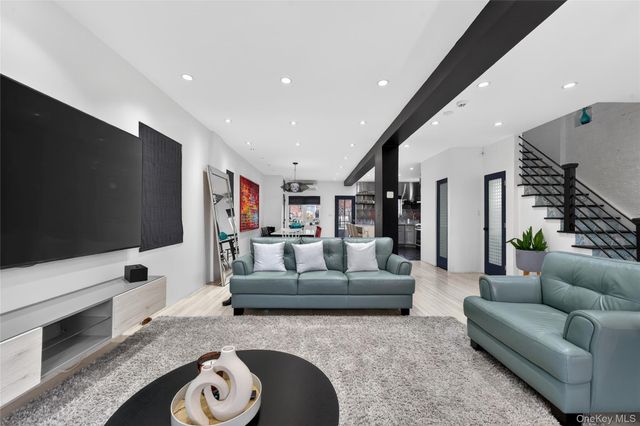 2033 Hering Avenue, Bronx, NY 10461