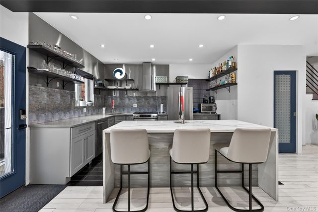 2033 Hering Avenue, Bronx, NY 10461