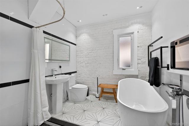 2033 Hering Avenue, Bronx, NY 10461