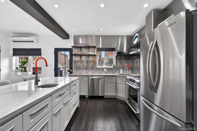 2033 Hering Avenue, Bronx, NY 10461