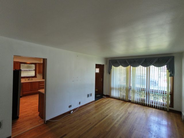 4605 Jerome Avenue, Skokie, IL 60076