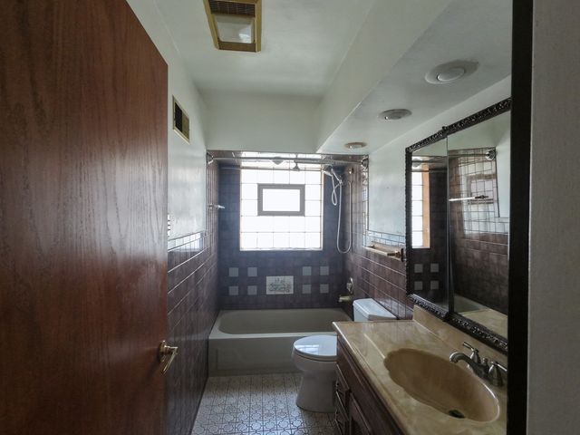 4605 Jerome Avenue, Skokie, IL 60076