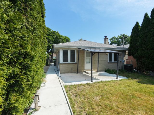 4605 Jerome Avenue, Skokie, IL 60076