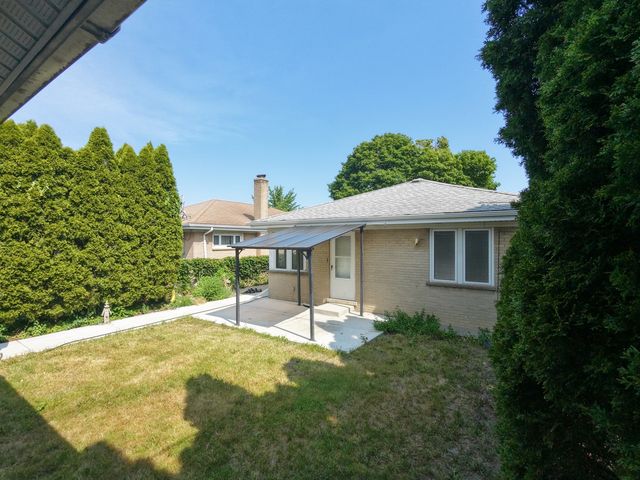 4605 Jerome Avenue, Skokie, IL 60076