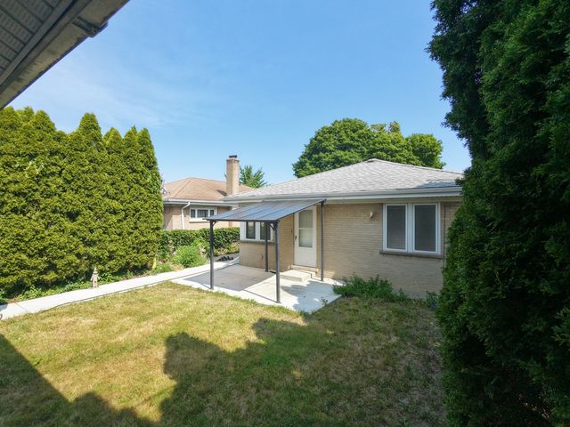 4605 Jerome Avenue, Skokie, IL 60076