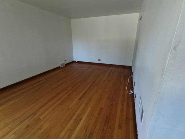4605 Jerome Avenue, Skokie, IL 60076