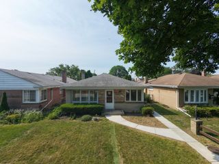 4605 Jerome Avenue, Skokie, IL 60076