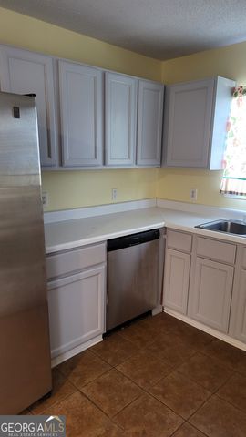 1800 Riverchase Circle NE, Conyers, GA 30013