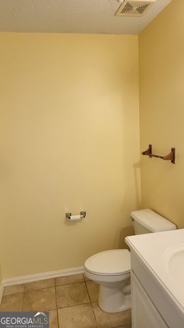 1800 Riverchase Circle NE, Conyers, GA 30013