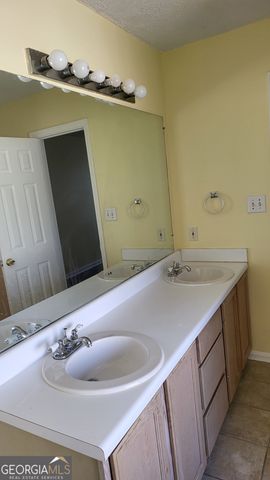 1800 Riverchase Circle NE, Conyers, GA 30013