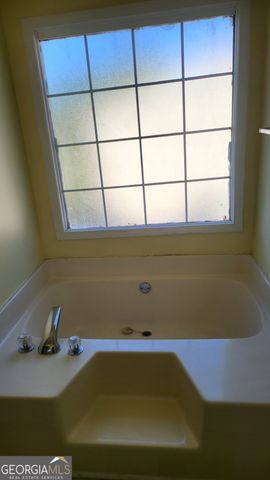 1800 Riverchase Circle NE, Conyers, GA 30013