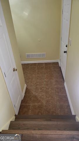 1800 Riverchase Circle NE, Conyers, GA 30013