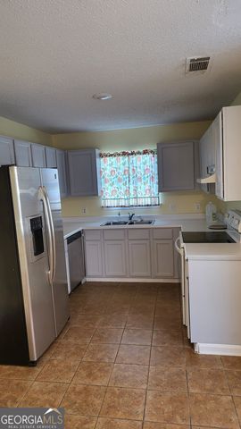 1800 Riverchase Circle NE, Conyers, GA 30013