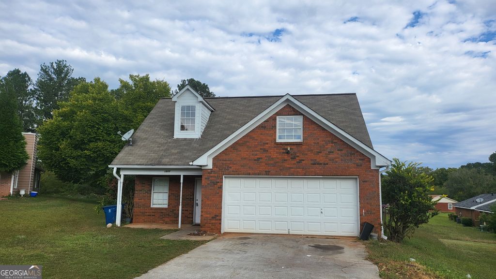 1800 Riverchase Circle NE, Conyers, GA 30013