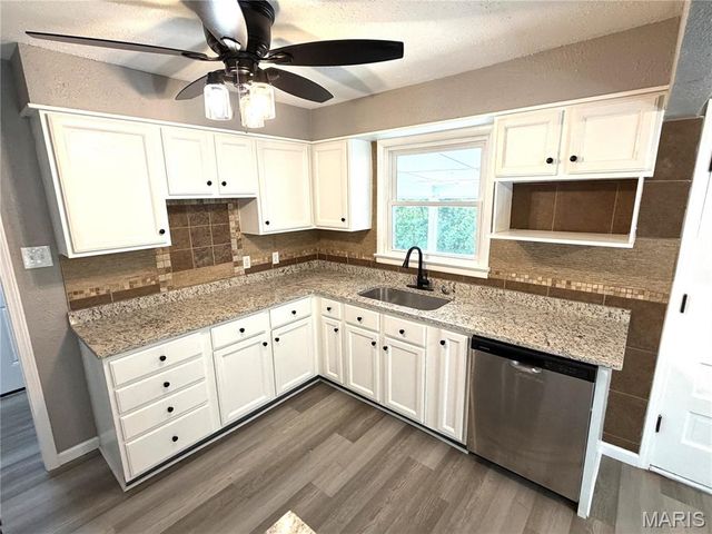 5268 State Route 156, Waterloo, IL 62298