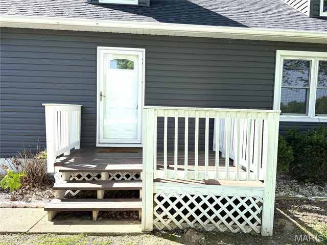 5268 State Route 156, Waterloo, IL 62298