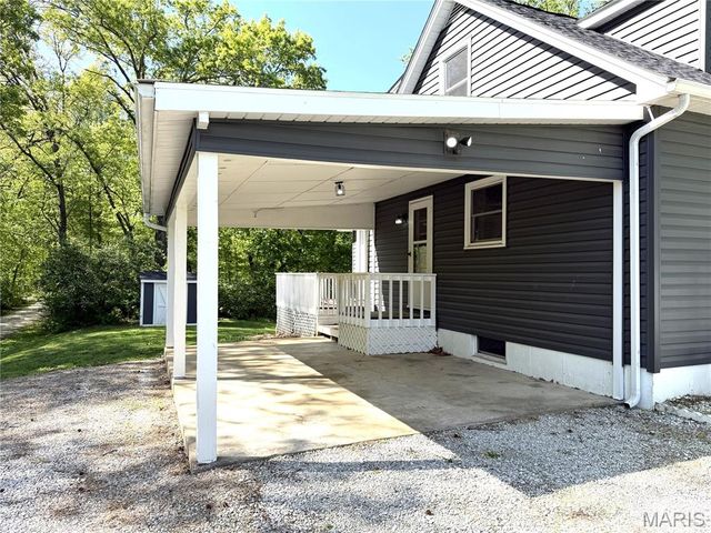 5268 State Route 156, Waterloo, IL 62298