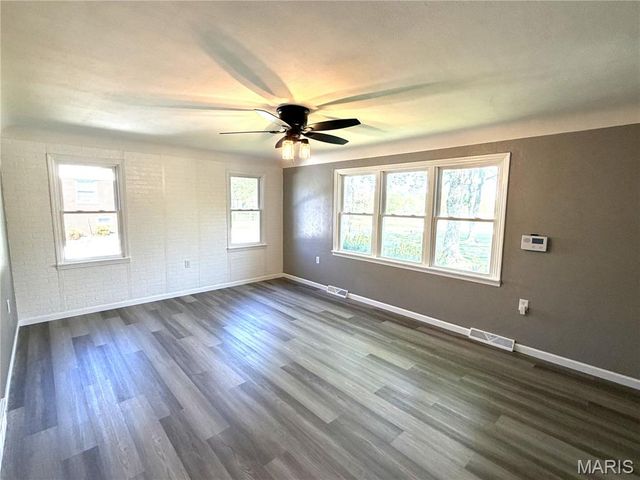 5268 State Route 156, Waterloo, IL 62298