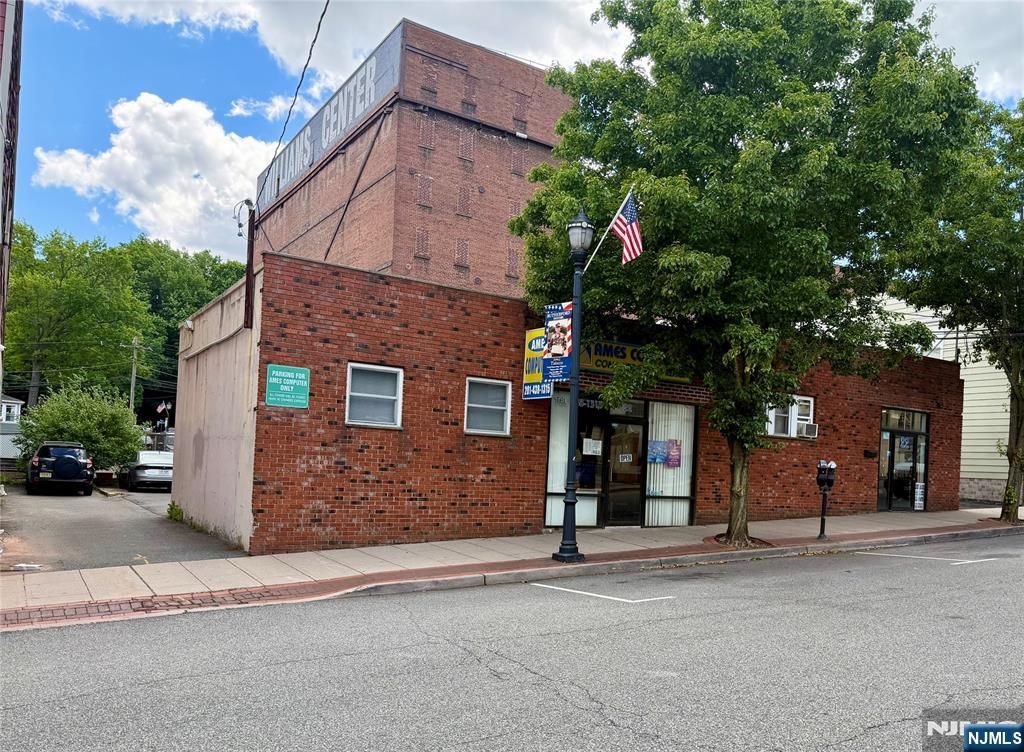 22 Glen, Rutherford, NJ 07070