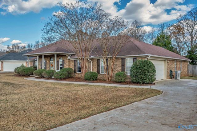 109 Rain Oak Drive, Harvest, AL 35749