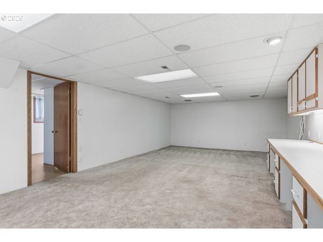 5525 BROADWAY St, West Linn, OR 97068