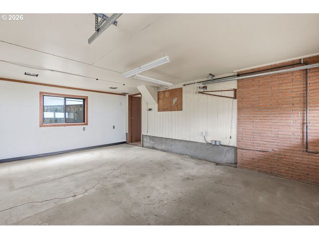 5525 BROADWAY St, West Linn, OR 97068