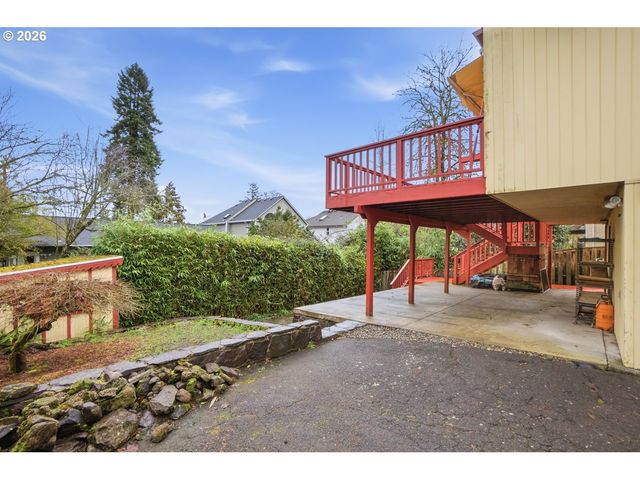 5525 BROADWAY St, West Linn, OR 97068