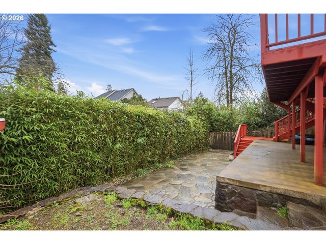 5525 BROADWAY St, West Linn, OR 97068