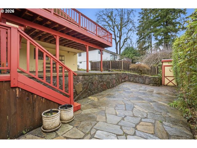 5525 BROADWAY St, West Linn, OR 97068