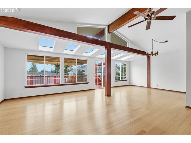 5525 BROADWAY St, West Linn, OR 97068