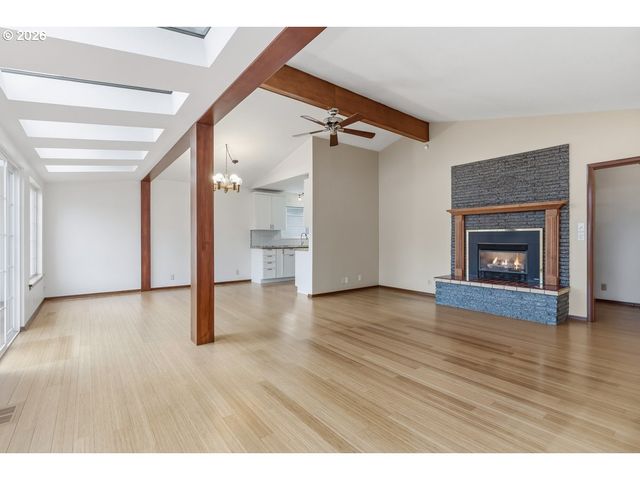 5525 BROADWAY St, West Linn, OR 97068