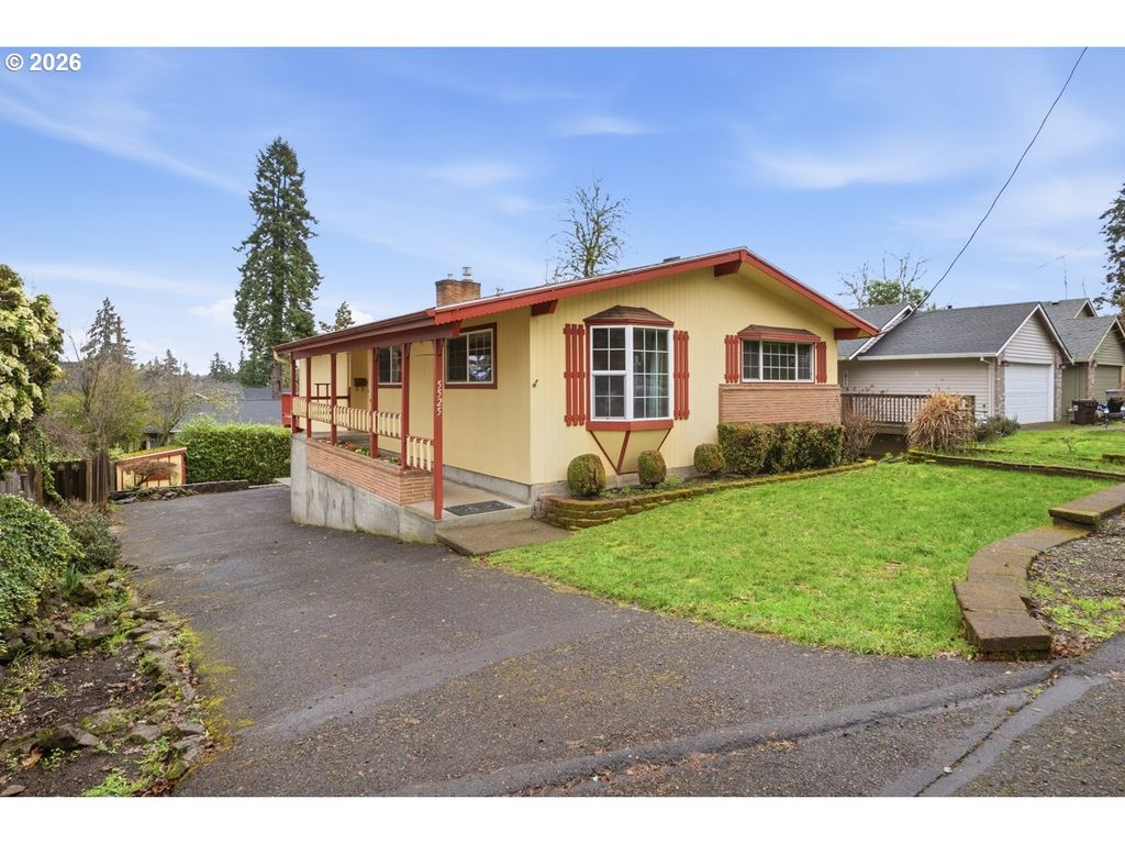 5525 BROADWAY St, West Linn, OR 97068