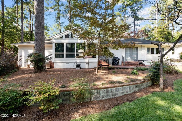 515 S Valley Road, Southern Pines, NC 28387