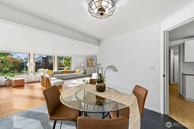 2306 NE 105th Street, Seattle, WA 98125