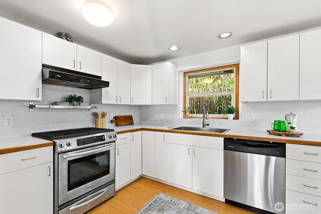 2306 NE 105th Street, Seattle, WA 98125