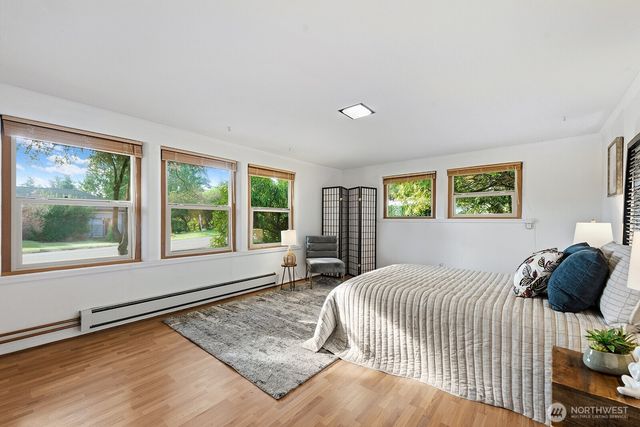 2306 NE 105th Street, Seattle, WA 98125