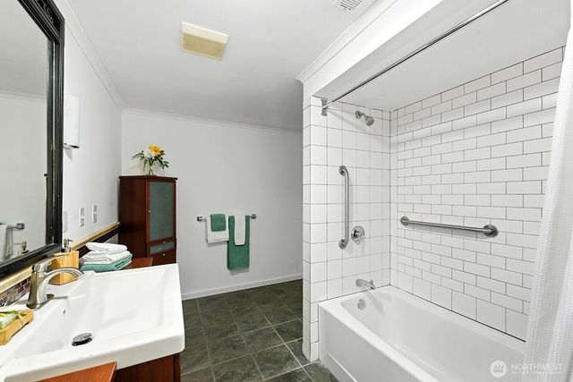 2306 NE 105th Street, Seattle, WA 98125