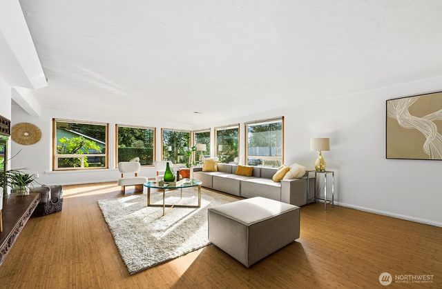 2306 NE 105th Street, Seattle, WA 98125