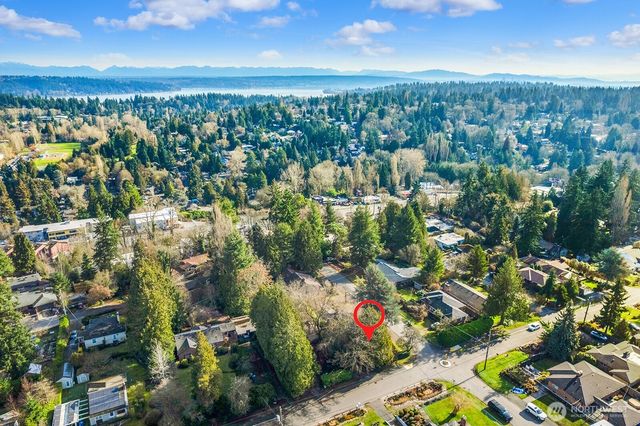 2306 NE 105th Street, Seattle, WA 98125