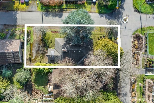 2306 NE 105th Street, Seattle, WA 98125