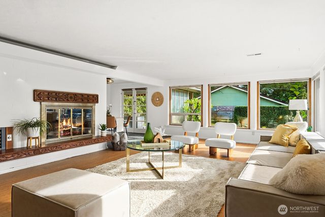 2306 NE 105th Street, Seattle, WA 98125