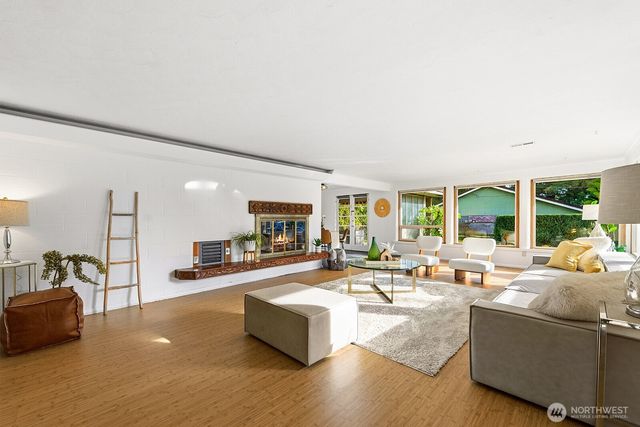 2306 NE 105th Street, Seattle, WA 98125