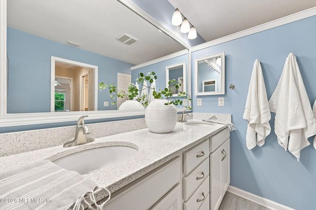 1122 LINKSIDE Court E, Atlantic Beach, FL 32233